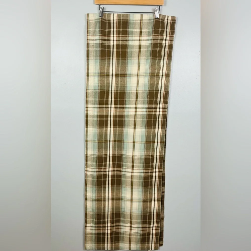 Pottery Barn 100% cotton ivory & brown plaid 18” x 108” tablerunner.